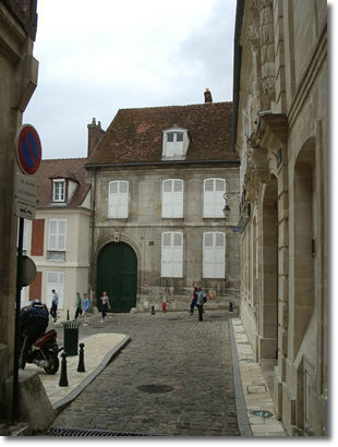 33 place de l'Hôtel-de-Ville à Clermont (Oise)