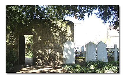 L'entrée du petit cimetière de Nohant.