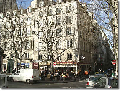 Le Café de la Mairie, 8 place Saint-Sulpice à Paris.