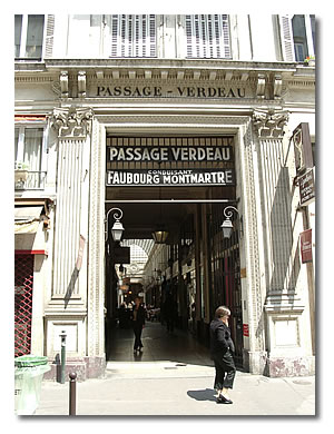 L'entrée du passage Verdeau rue de la Grange batelière