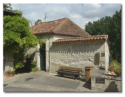 La maison de Pierre Véry à Aubeterre.