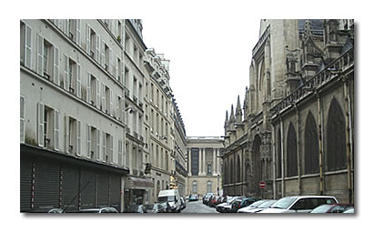 La rue des Prêtres-Saint-Germain-l'Auxerrois.