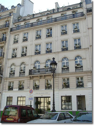 L’hôtel des Grands Hommes, 17 place du Panthéon à Paris.