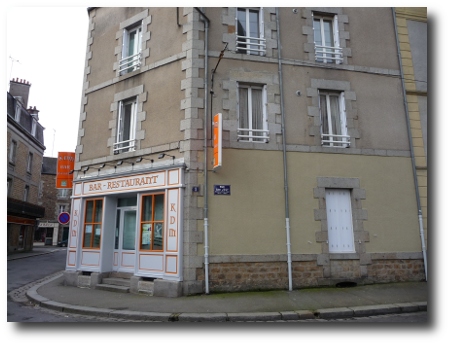 L'ex-café des Guéhenno, à l'angle de la rue de l'Abbé Joly et de la rue de Bonabry.