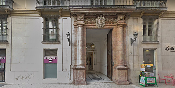 Entrée de l'ancien hôtel côté Calle Puerta del Mar (image Google 2019).